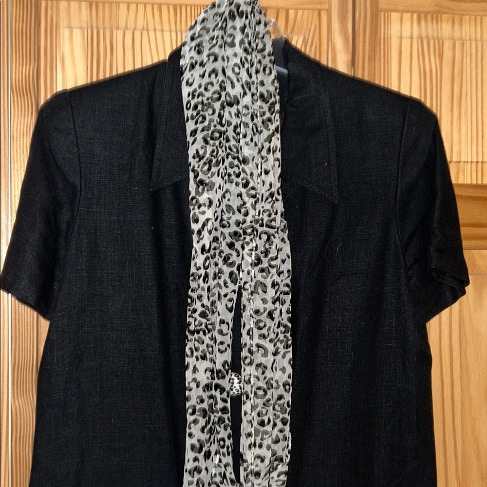 RICKI FREEMAN for TERI JOHN - Short sleeve/Button front dress/animal print scarf